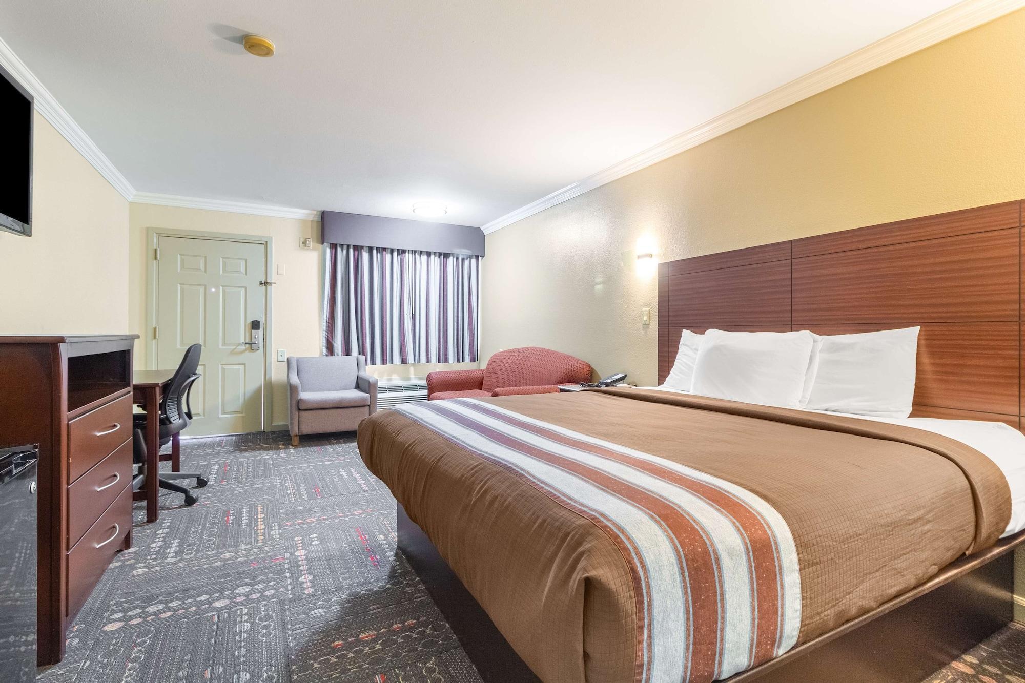 Americas Best Value Inn Houston Heights At I-45 Экстерьер фото